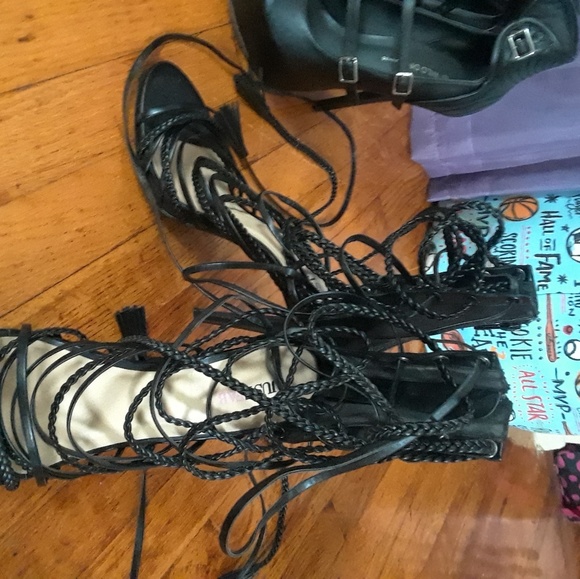 Heels - Picture 2 of 3